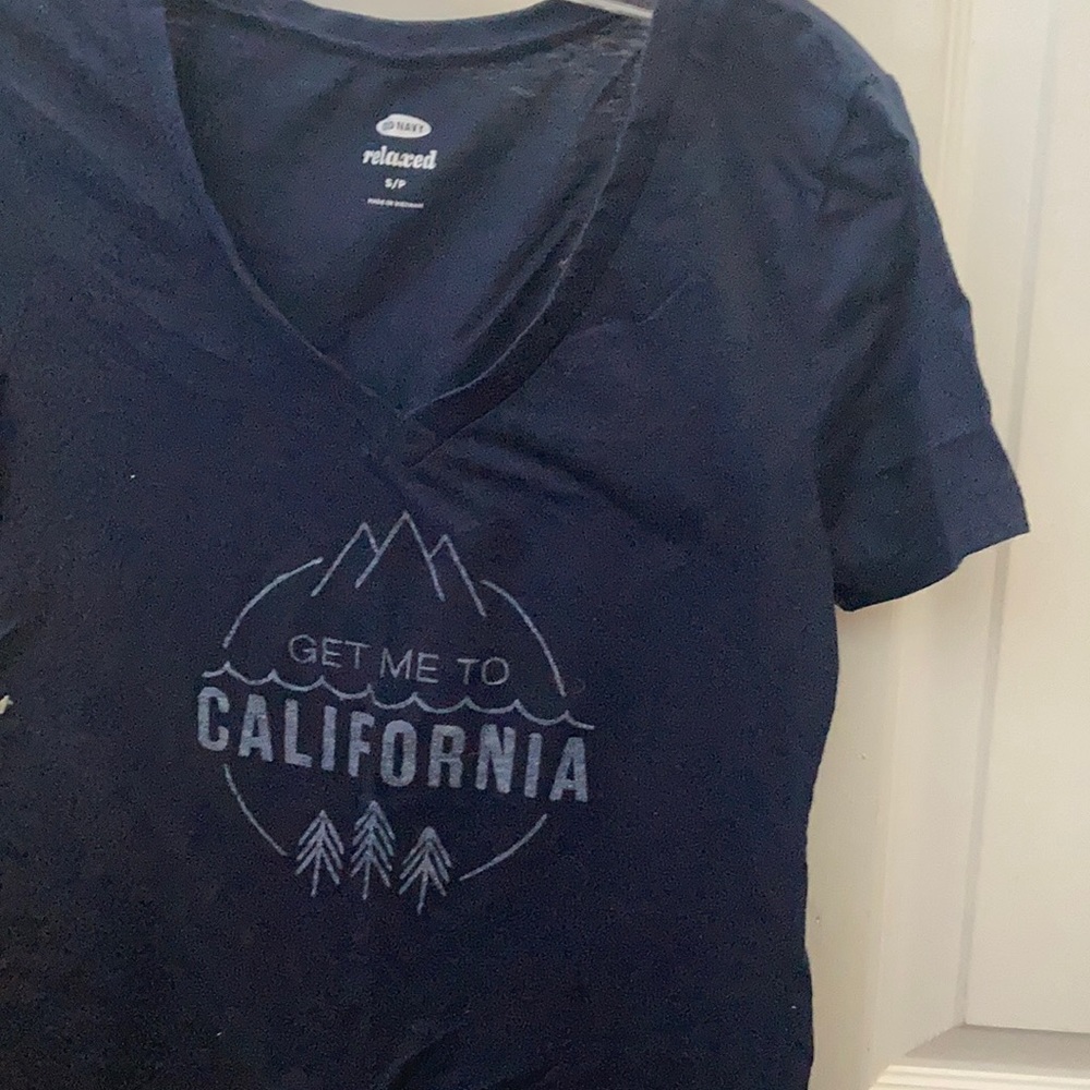 FINAL MARKDOWN Old Navy"Get Me to California" Tee (S)